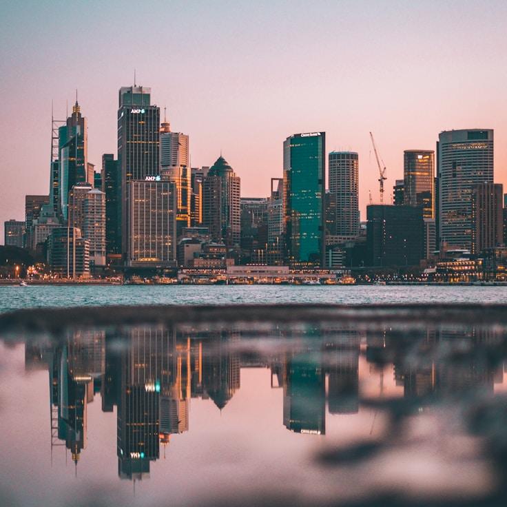 Family routine and school logistics in Milan